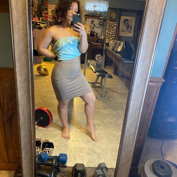 CUTE PENCIL SKIRT‼️ - Picture 2 of 3